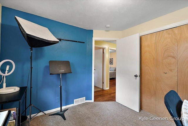 69 Cheyenne Ave, Holland, MI 49424 - bedroom with carpet floors and a closet