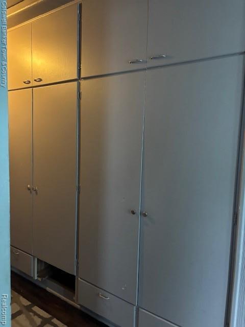 938 Barney Ave, Flint, MI 48503 - view of closet