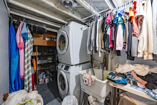27728 Larchmont St, Saint Clair Shores, MI 48081 - laundry area featuring estacked washer and dryer