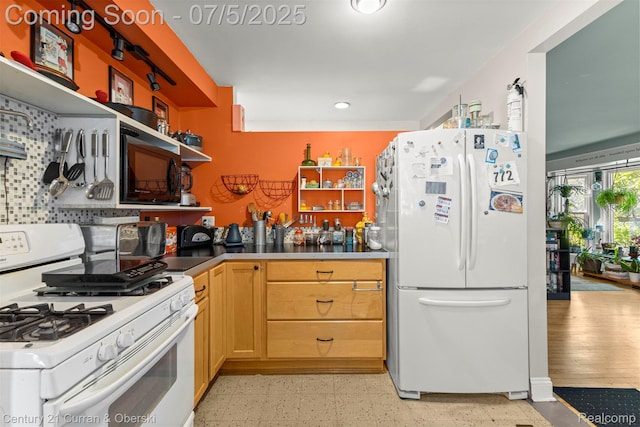148 Park Dr, Clawson, MI 48017 - photo 7