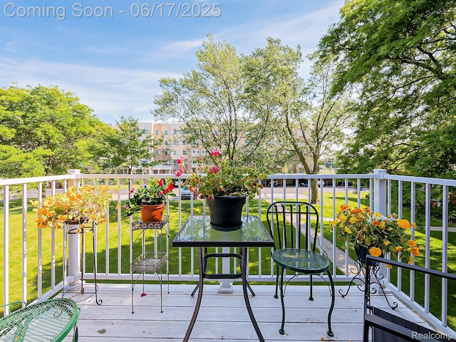 16820 Edloytom Way Unit 172, Clinton Township, MI 48038 - wooden deck featuring a yard