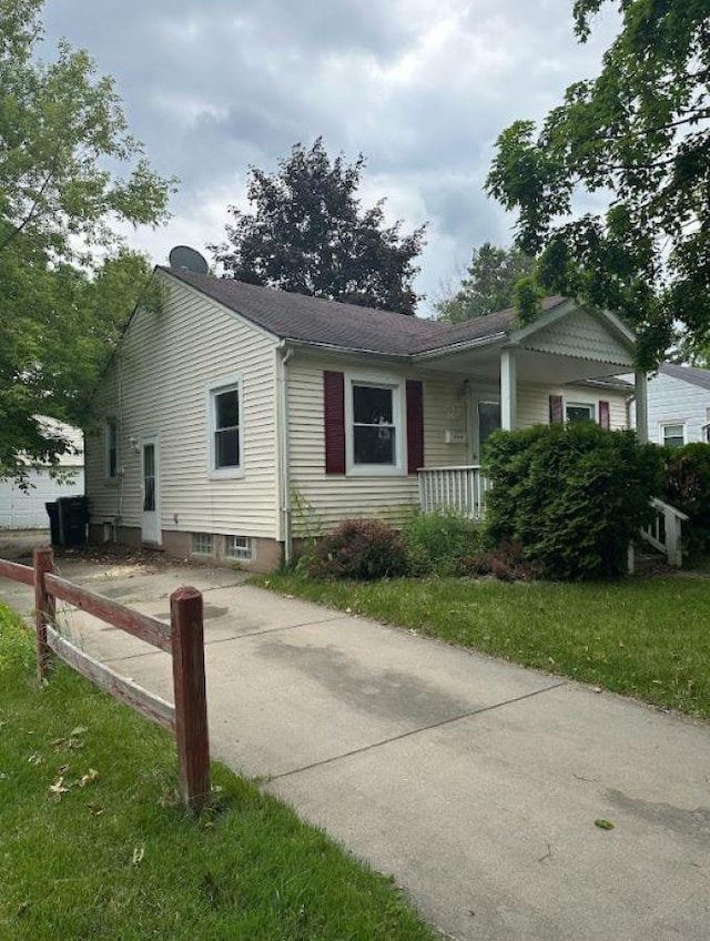 2024 Tuscola St, Flint, MI 48503 - photo 2