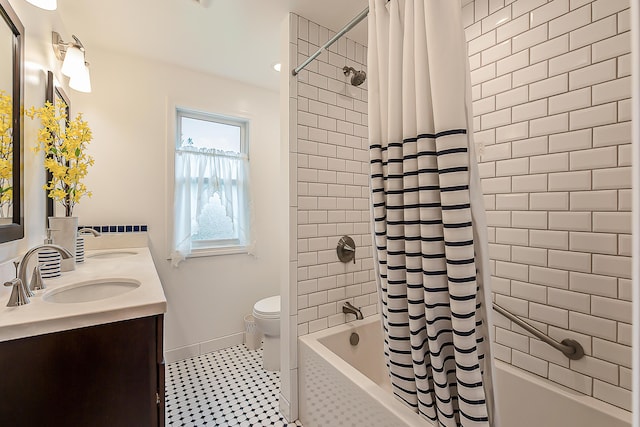 2104 Winchell Dr, Ann Arbor, MI 48104 - full bath with double vanity and shower / bath combo