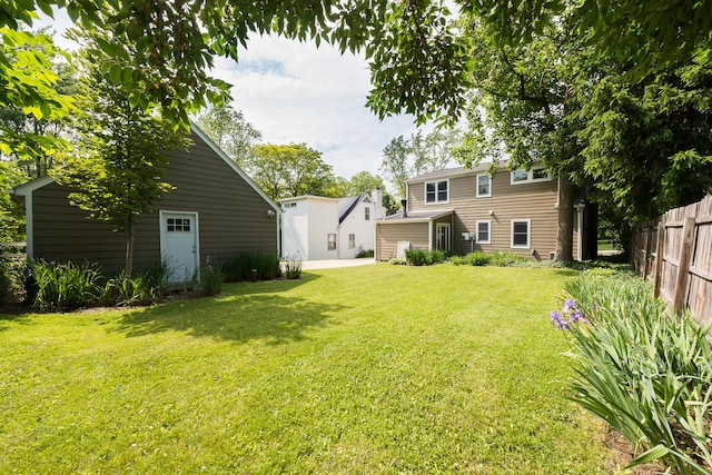 2104 Winchell Dr, Ann Arbor, MI 48104 - view of yard with a storage shed