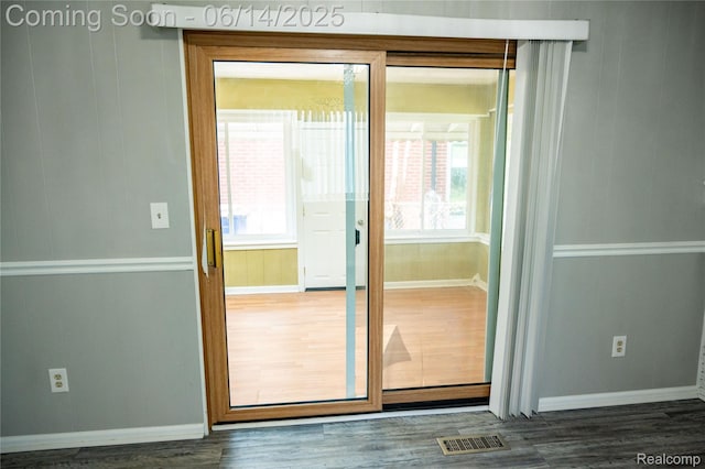 30320 Moulin Ave, Warren, MI 48088 - doorway featuring dark wood-style floors