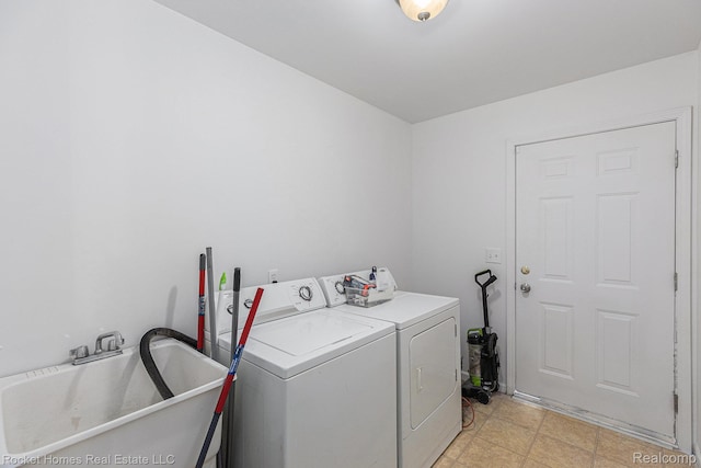 354 Ferry Ave, Pontiac, MI 48341 - laundry room with washing machine and clothes dryer