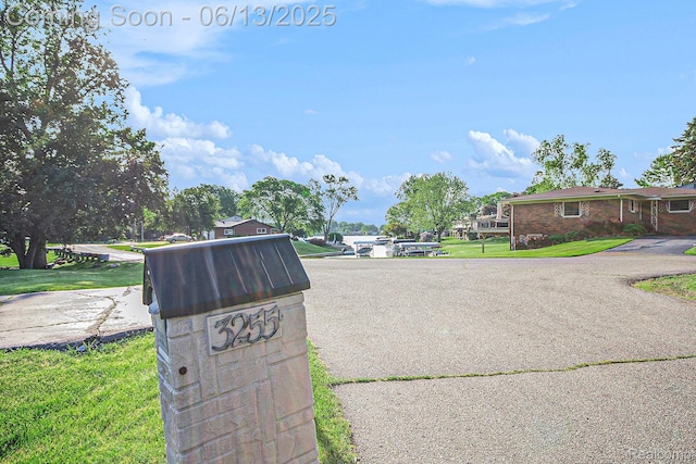 3255 School House Dr, Waterford, MI 48329 - view of asphalt road
