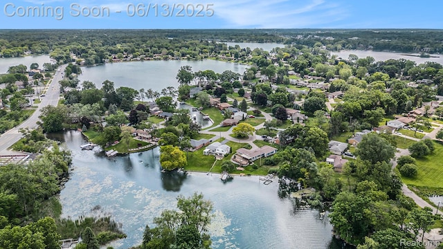 3255 School House Dr, Waterford, MI 48329 - aerial overview of property's location featuring a large body of water and nearby suburban area