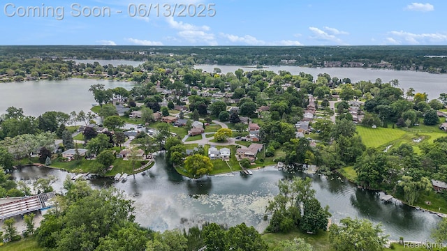 3255 School House Dr, Waterford, MI 48329 - aerial overview of property's location featuring a large body of water