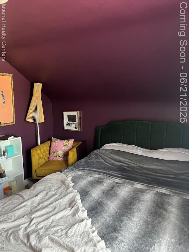 13203 Frazho Rd, Warren, MI 48089 - bedroom with vaulted ceiling