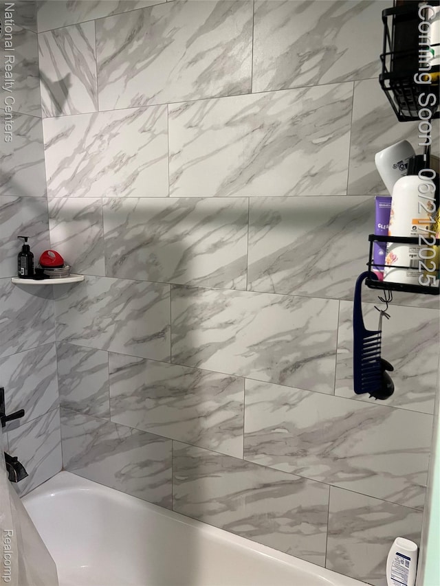 13203 Frazho Rd, Warren, MI 48089 - bathroom featuring shower / washtub combination