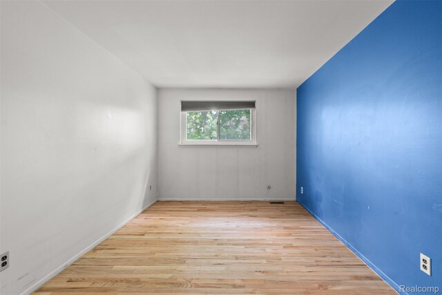 25704 Cambridge Ct, Roseville, MI 48066 - photo 17