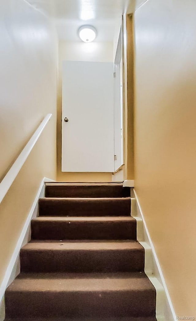 15593 Thomas Ave, Allen Park, MI 48101 - view of staircase