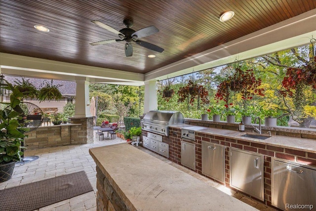 1330 Oxford Rd, Bloomfield Hills, MI 48304 - view of patio / terrace featuring area for grilling and a ceiling fan