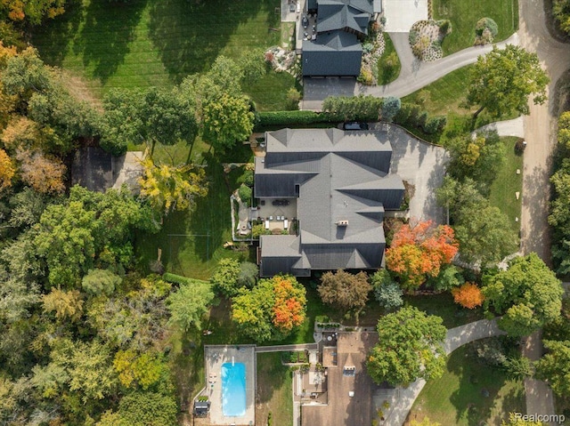 1330 Oxford Rd, Bloomfield Hills, MI 48304 - view of property location with a pool area