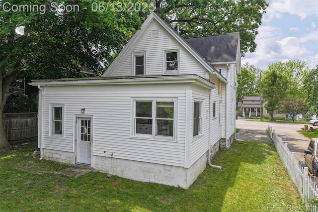 1226 W Genesee St, Lapeer, MI 48446 - rear view of house