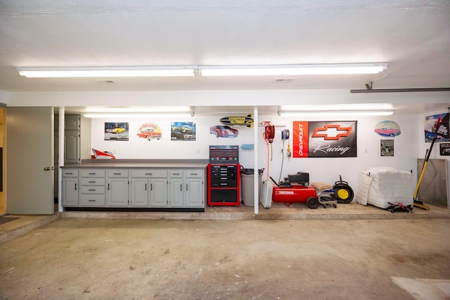 9128 Clover Dr, Milan, MI 48160 - view of garage