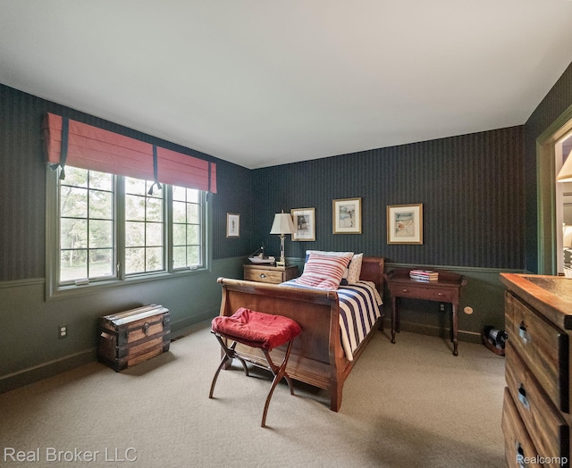 1299 Orchard Ridge Rd, Bloomfield Hills, MI 48304 - carpeted bedroom with wallpapered walls