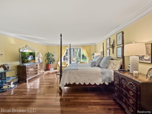 1299 Orchard Ridge Rd, Bloomfield Hills, MI 48304 - bedroom featuring crown molding and wood finished floors