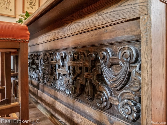 1299 Orchard Ridge Rd, Bloomfield Hills, MI 48304 - detailed view of wood walls