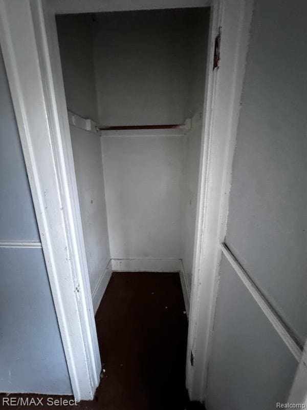 1108 Maginn Ct, Mount Morris, MI 48458 - view of walk in closet
