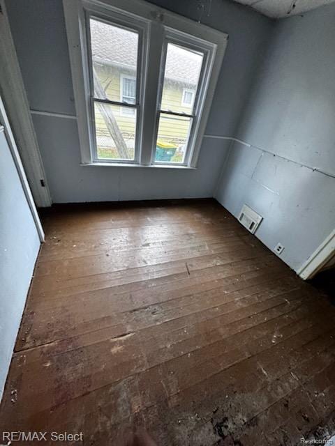 1108 Maginn Ct, Mount Morris, MI 48458 - empty room with hardwood / wood-style flooring