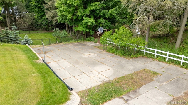 199 Grand Ave, Grand Haven, MI 49417 - view of patio