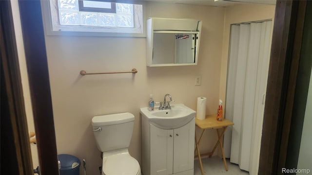 3335 Linden St, Dearborn, MI 48124 - half bath featuring vanity and toilet