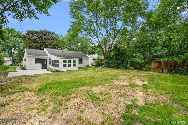 15589 Kirkshire Ave, Beverly Hills, MI 48025 - view of yard featuring a patio