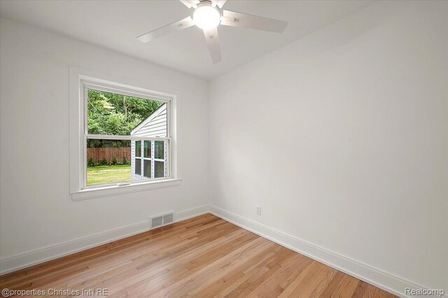 15589 Kirkshire Ave, Beverly Hills, MI 48025 - spare room with light wood finished floors and ceiling fan