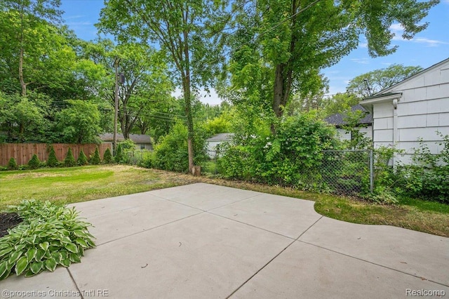 15589 Kirkshire Ave, Beverly Hills, MI 48025 - view of patio / terrace