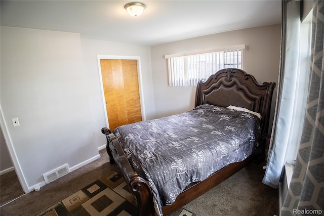 16788 Lincoln Ave, Eastpointe, MI 48021 - carpeted bedroom featuring baseboards