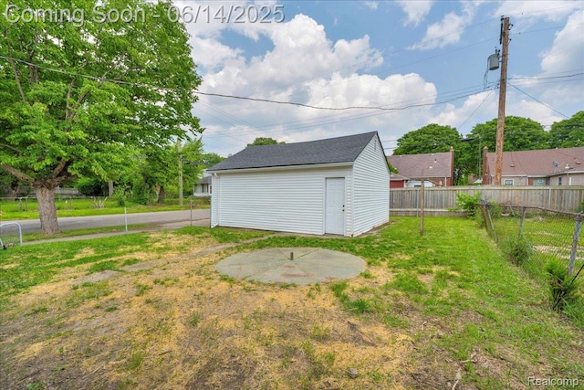 18336 Glastonbury Rd, Detroit, MI 48219 - view of yard featuring an outdoor structure