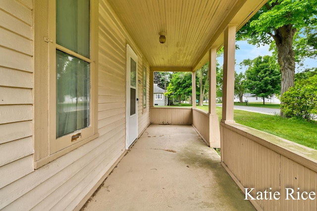 8974 Park St, Montague, MI 49437 - view of porch