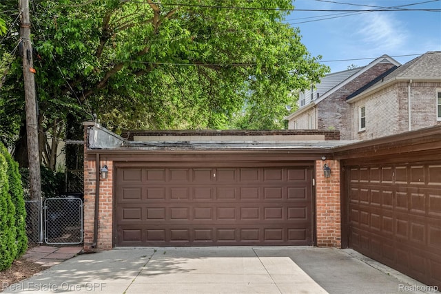 542 Cadieux Rd, Grosse Pointe, MI 48230 - view of garage