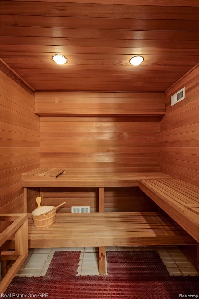 542 Cadieux Rd, Grosse Pointe, MI 48230 - relaxing sauna with wood walls and wood ceiling