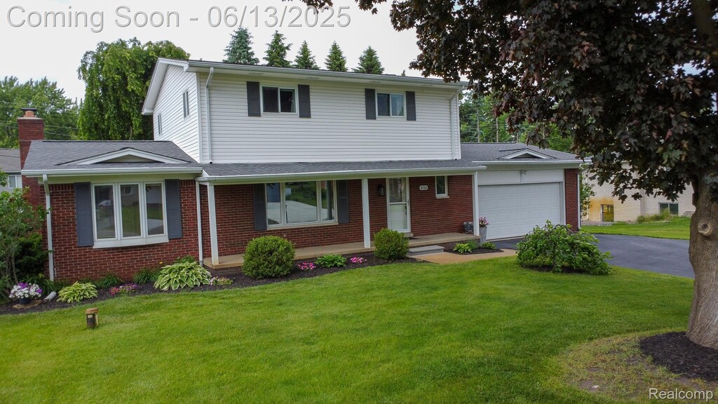8268 Fox Bay Dr, White Lake, MI 48386 - photo 1