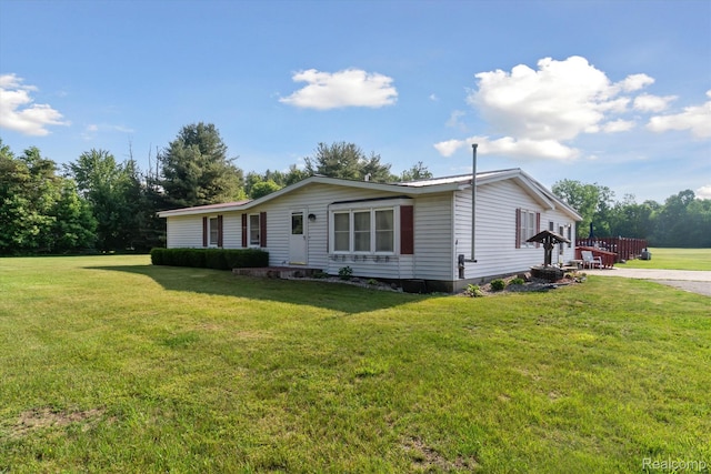 8031 Vassar Rd, Millington, MI 48746 - view of front of home with a front yard