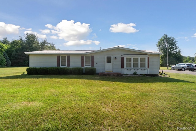 8031 Vassar Rd, Millington, MI 48746 - view of front facade with a front yard