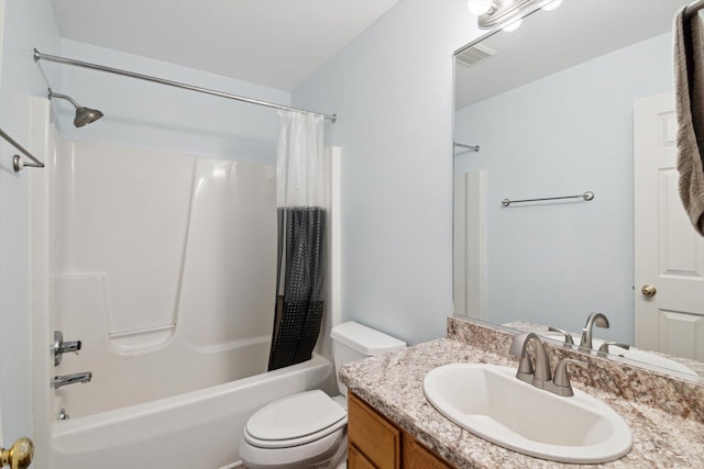 4540 Spinnaker Ln, Pleasant Lake, MI 49272 - full bath with shower / tub combo with curtain and vanity