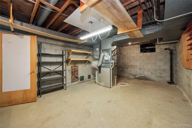26165 Hidden Valley Dr, Farmington Hills, MI 48331 - unfinished below grade area with heating unit
