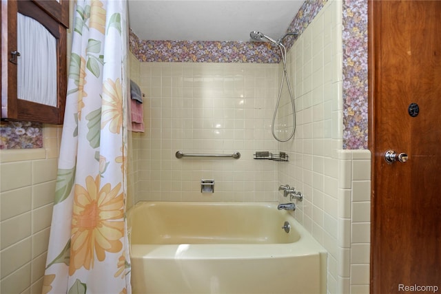 26165 Hidden Valley Dr, Farmington Hills, MI 48331 - bathroom with shower / bath combo