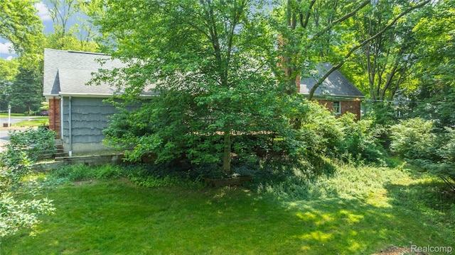 26165 Hidden Valley Dr, Farmington Hills, MI 48331 - view of grassy yard