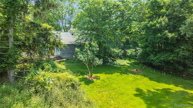 26165 Hidden Valley Dr, Farmington Hills, MI 48331 - view of green lawn