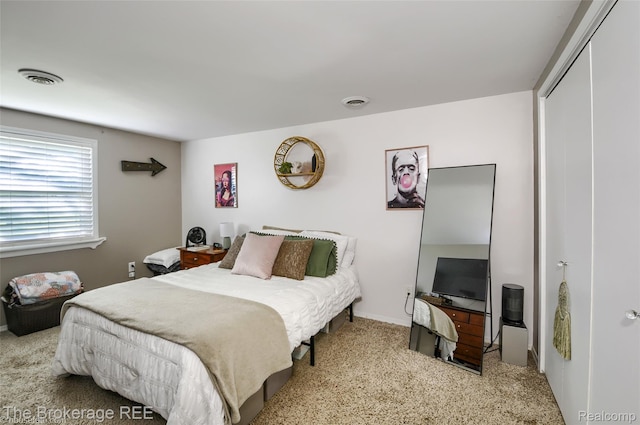 4462 Dye Rd, Swartz Creek, MI 48473 - bedroom with a closet