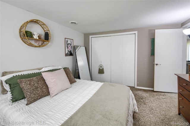 4462 Dye Rd, Swartz Creek, MI 48473 - carpeted bedroom with a closet and baseboards