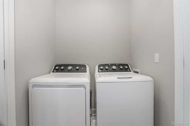 4837 Lismore Ln, Troy, MI 48085 - washroom with separate washer and dryer