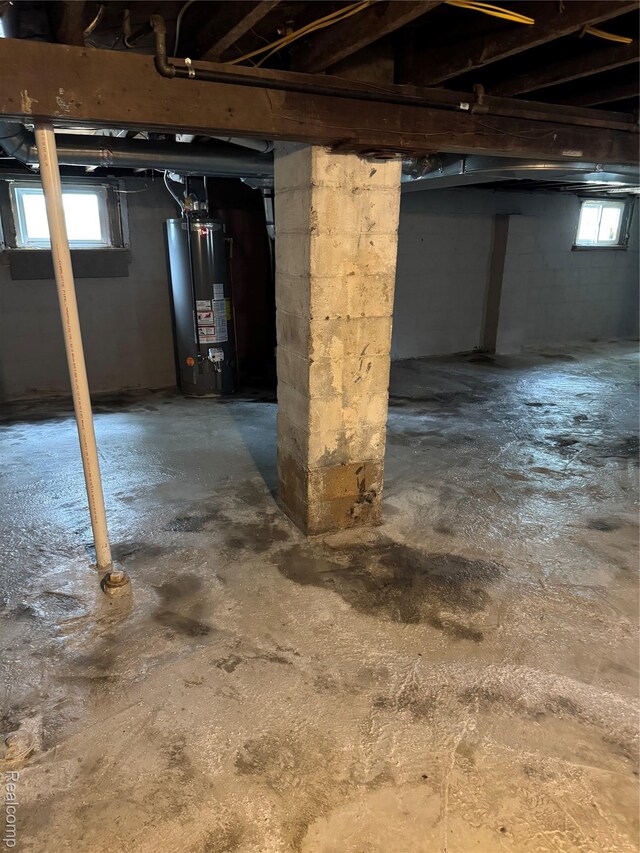 7821 Mead St, Dearborn, MI 48126 - below grade area with gas water heater