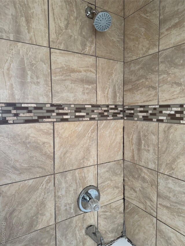 7821 Mead St, Dearborn, MI 48126 - bathroom view of  shower combination