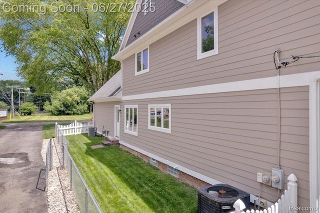 240 Red Oak Ln, Rochester Hills, MI 48307 - view of home's exterior featuring a central air condition unit